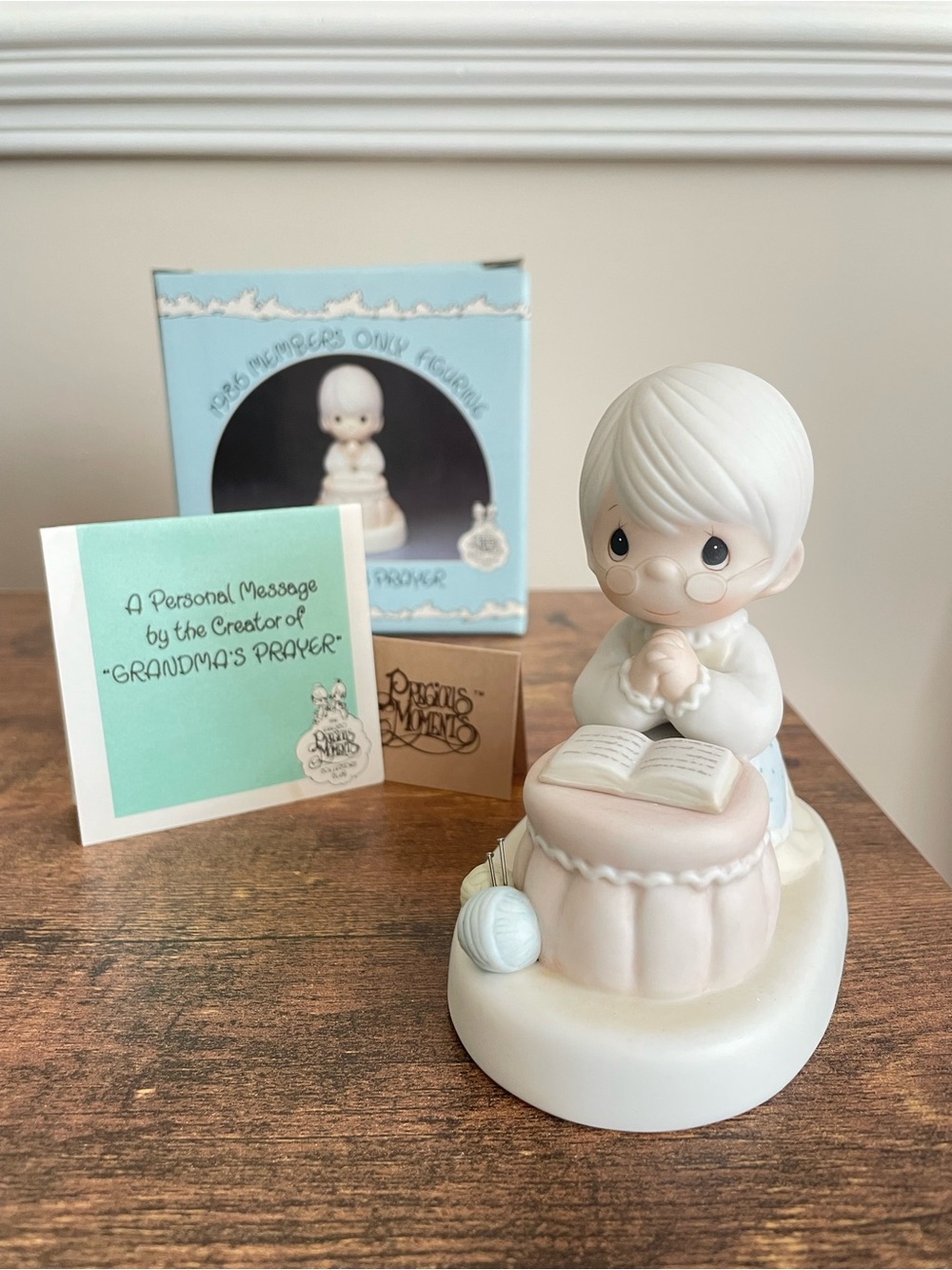 JUST IN Precious Moments 'GRANDMA’S PRAYER’ Collectible Figurine Vintage Home